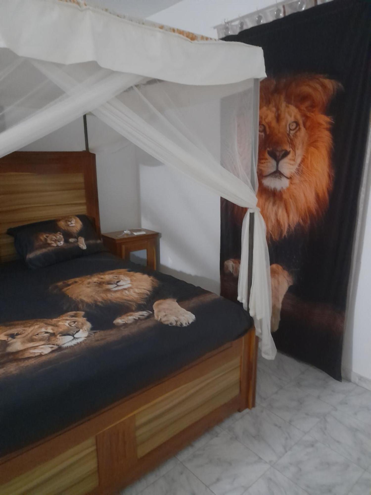 Maison D Hote La Dore Du Senegal Bas-De - Villa Somone Buitenkant foto