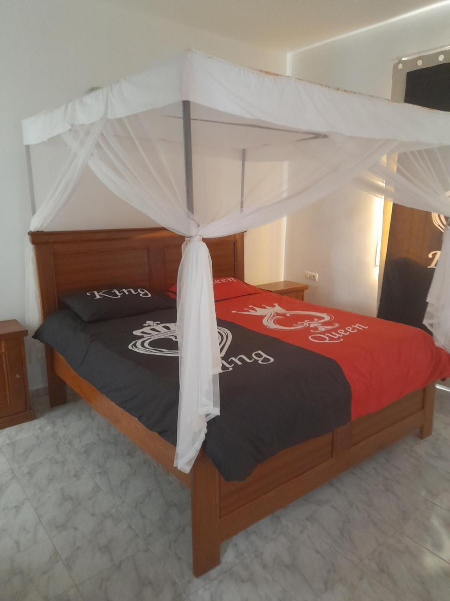 Maison D Hote La Dore Du Senegal Bas-De - Villa Somone Buitenkant foto
