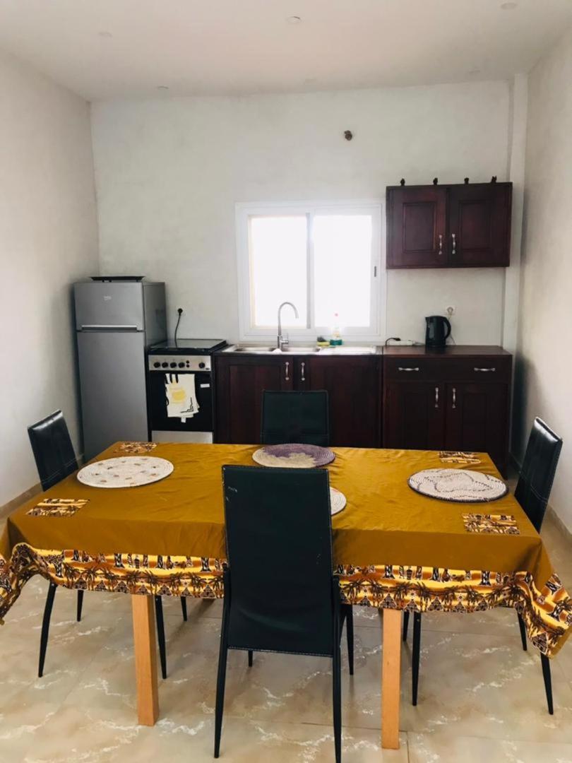 Maison D Hote La Dore Du Senegal Bas-De - Villa Somone Buitenkant foto