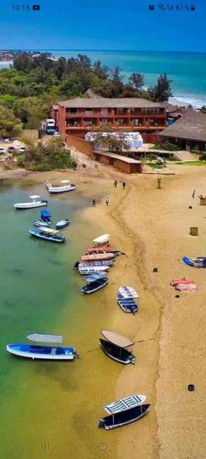 Maison D Hote La Dore Du Senegal Bas-De - Villa Somone Buitenkant foto